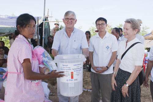 LWD distributes more food, water purifiers to flood victims in Kampong Chhnang, Battambang